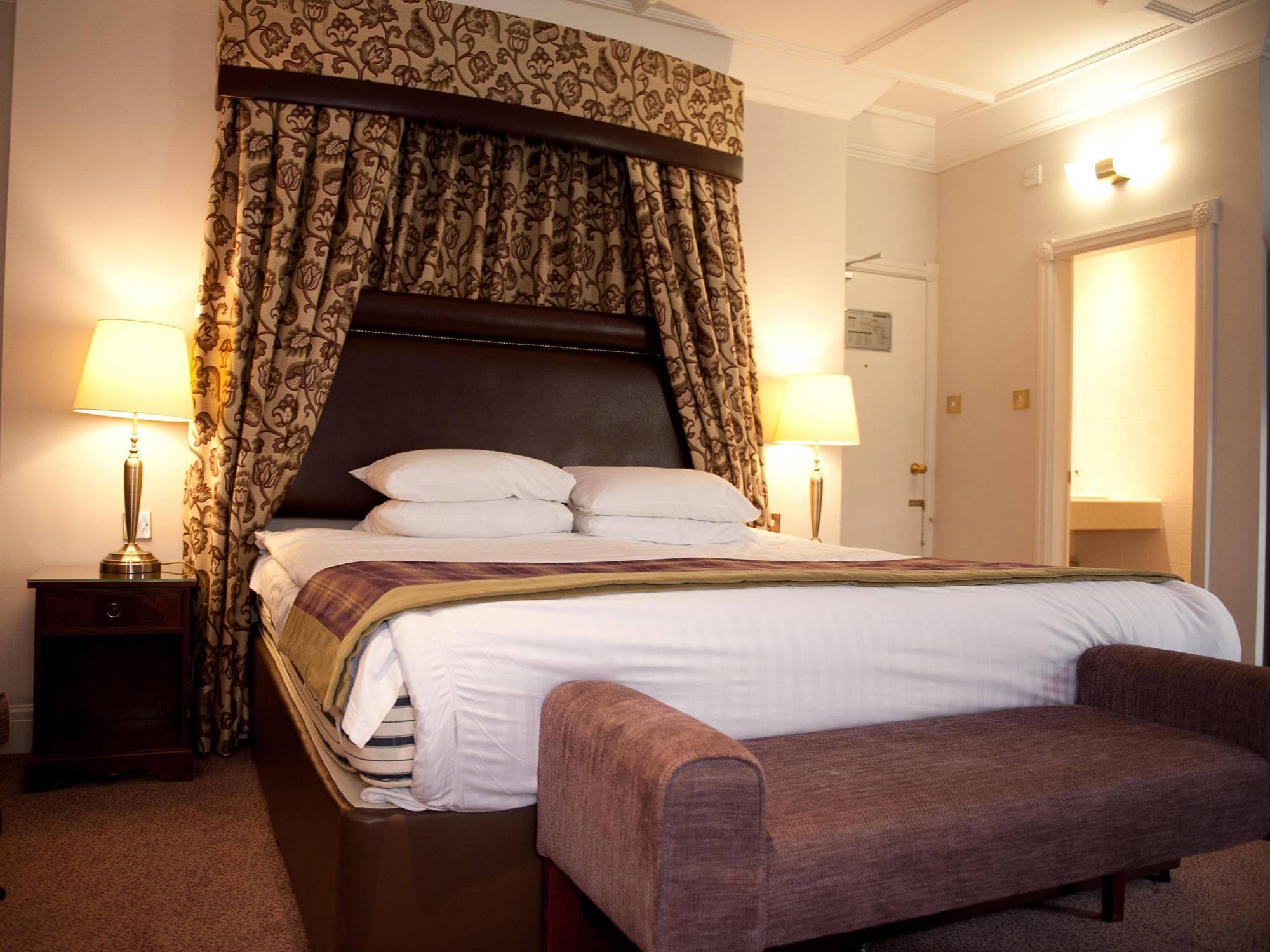 The Lymm Hotel ภายนอก รูปภาพ