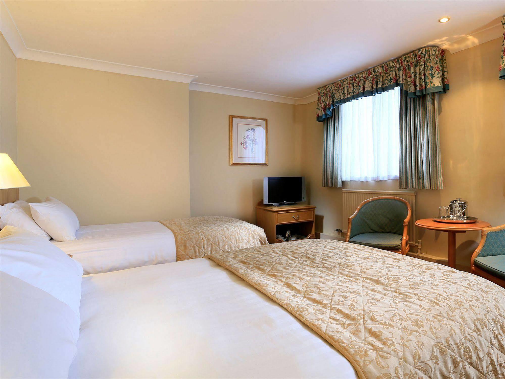 The Lymm Hotel ภายนอก รูปภาพ